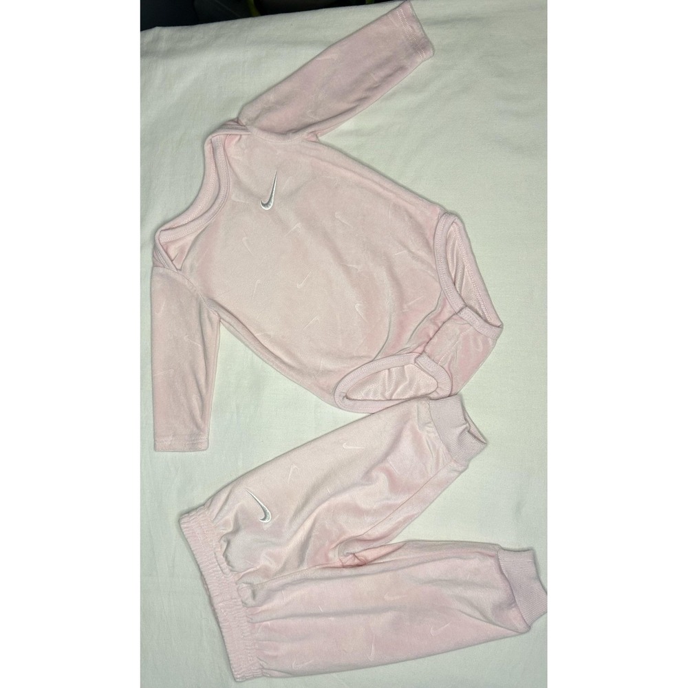 Nike Baby Bodysuit Jogger Pants Set Girls 6M Pink Velour Swoosh Logo 2 Piece - Picture 3 of 14